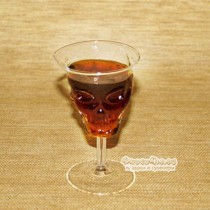 Бокал на ножке Череп